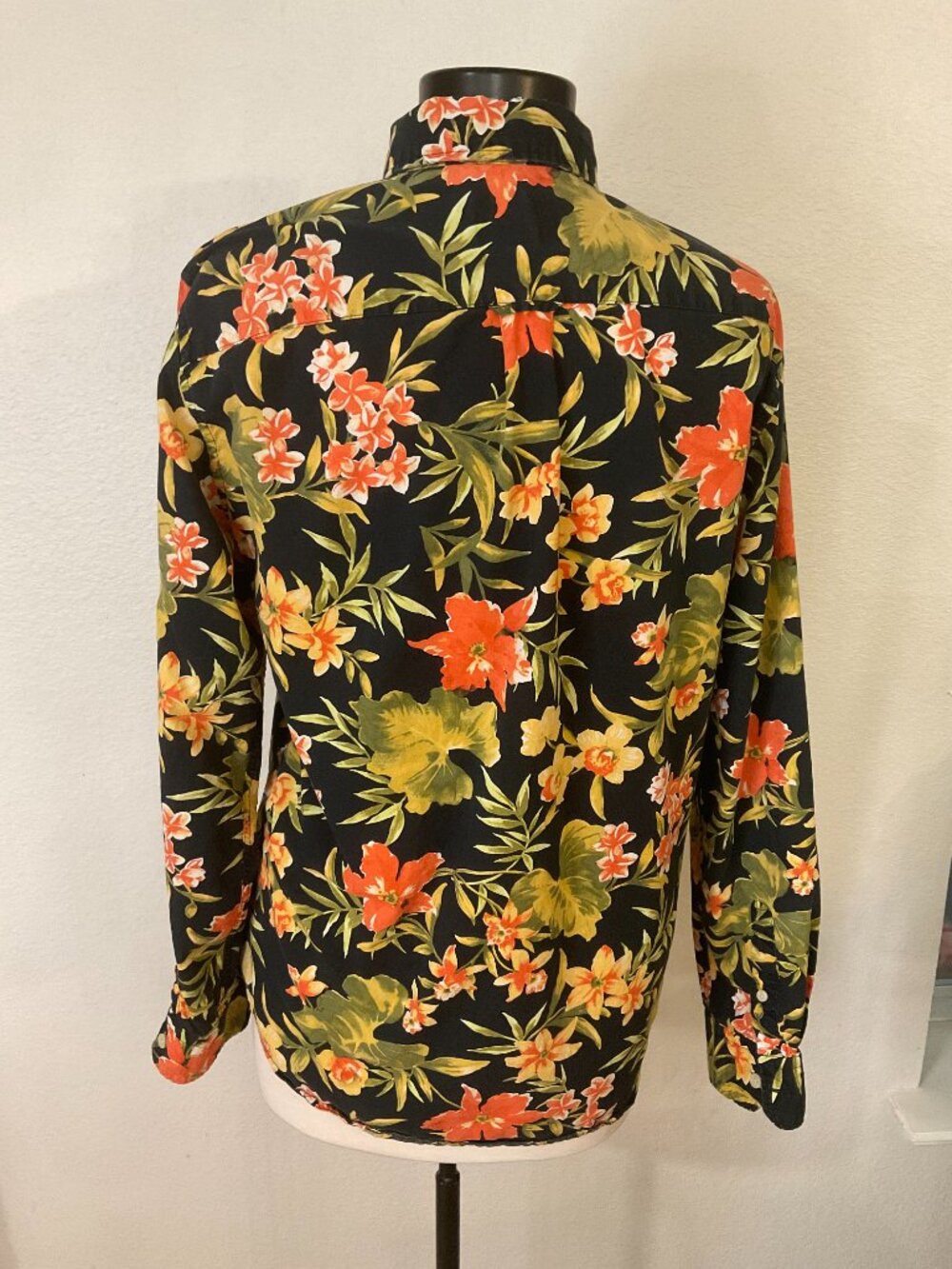 American Eagle Men’s M Seriously Soft Floral Button Down Shirt - Picture 2 of 6